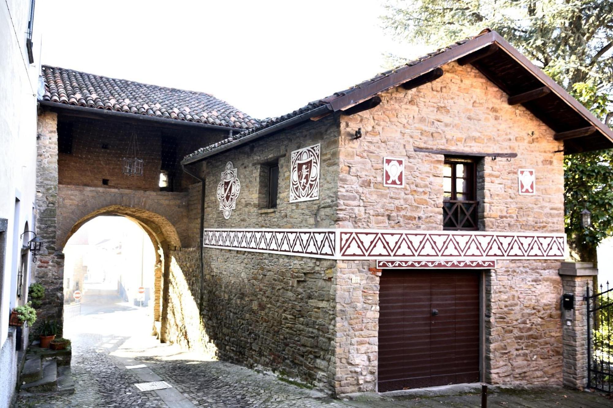 Il Borgo Del Castello Hotel Cremolino Exterior photo